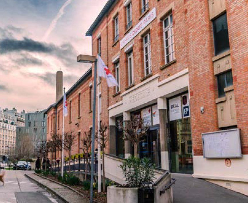 Brick building of the Rue Didot campus in Paris